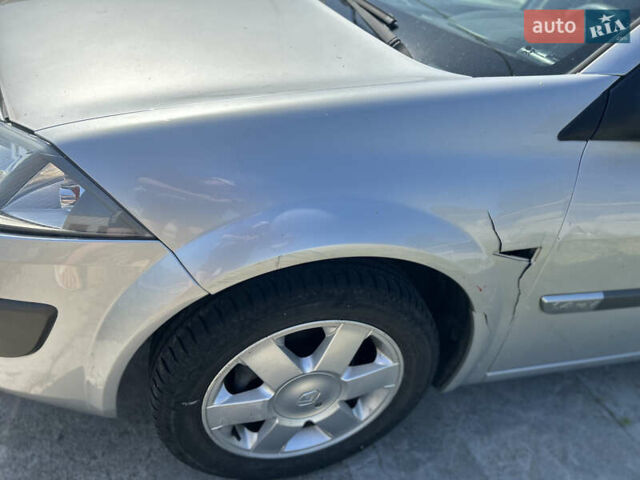 Серый Рено Меган, объемом двигателя 1.39 л и пробегом 190 тыс. км за 4000 $, фото 4 на Automoto.ua