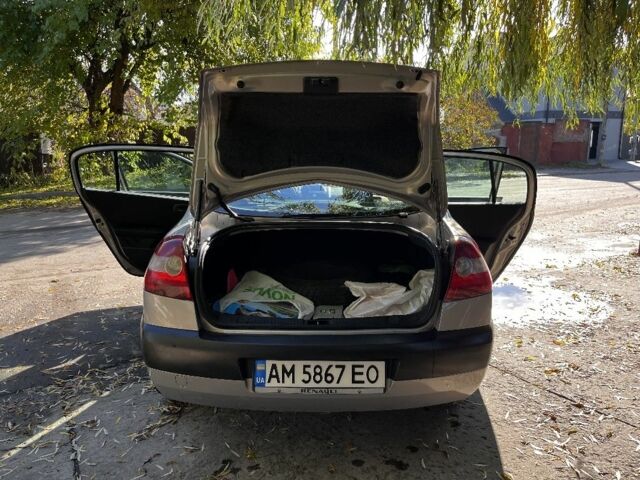 Серый Рено Меган, объемом двигателя 1.6 л и пробегом 245 тыс. км за 3000 $, фото 4 на Automoto.ua