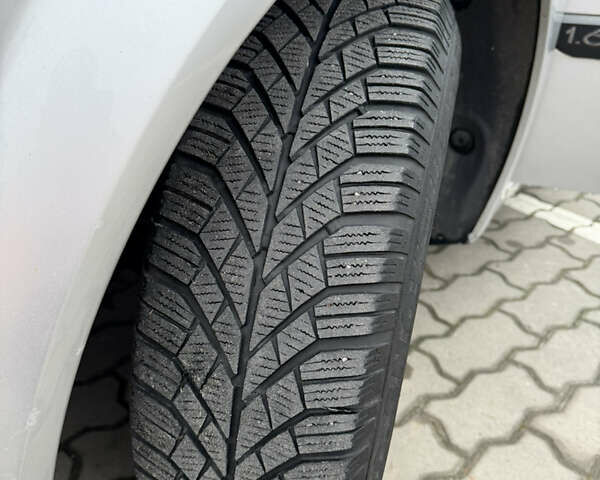 Сірий Рено Меган, об'ємом двигуна 1.6 л та пробігом 280 тис. км за 3999 $, фото 19 на Automoto.ua