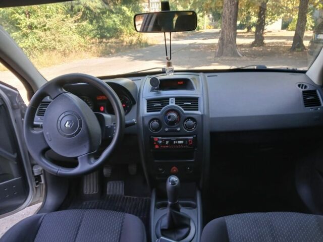 Сірий Рено Меган, об'ємом двигуна 1.4 л та пробігом 135 тис. км за 4600 $, фото 8 на Automoto.ua