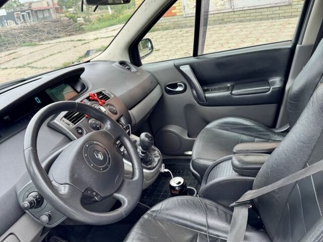 Серый Рено Меган, объемом двигателя 1.9 л и пробегом 280 тыс. км за 2000 $, фото 8 на Automoto.ua