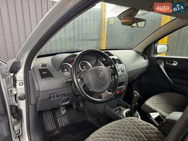 Серый Рено Меган, объемом двигателя 1.6 л и пробегом 237 тыс. км за 3800 $, фото 6 на Automoto.ua