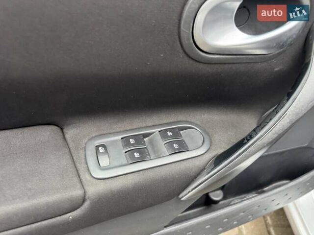 Серый Рено Меган, объемом двигателя 1.6 л и пробегом 237 тыс. км за 3800 $, фото 21 на Automoto.ua