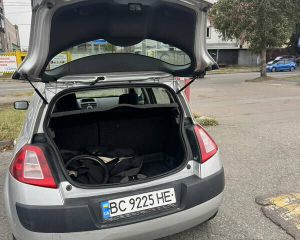 Серый Рено Меган, объемом двигателя 1.6 л и пробегом 242 тыс. км за 4500 $, фото 7 на Automoto.ua