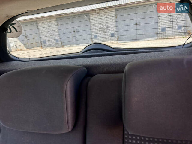 Серый Рено Меган, объемом двигателя 1.39 л и пробегом 190 тыс. км за 4000 $, фото 11 на Automoto.ua