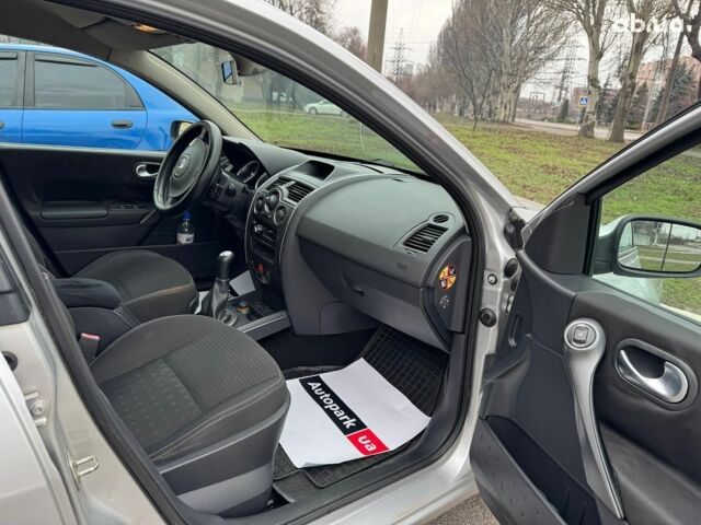 Сірий Рено Меган, об'ємом двигуна 1.4 л та пробігом 191 тис. км за 4390 $, фото 12 на Automoto.ua