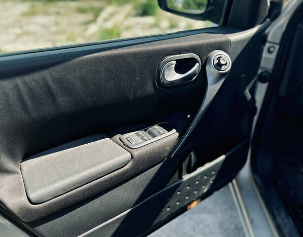 Серый Рено Меган, объемом двигателя 1.39 л и пробегом 190 тыс. км за 4000 $, фото 7 на Automoto.ua