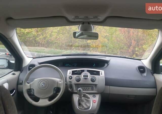 Рено Меган 2005 у Харкові на Automoto.ua Сірий Рено Меган, об'ємом двигуна 2 л та пробігом 280 тис. км за 4500 $, фото 4 на Automoto.ua