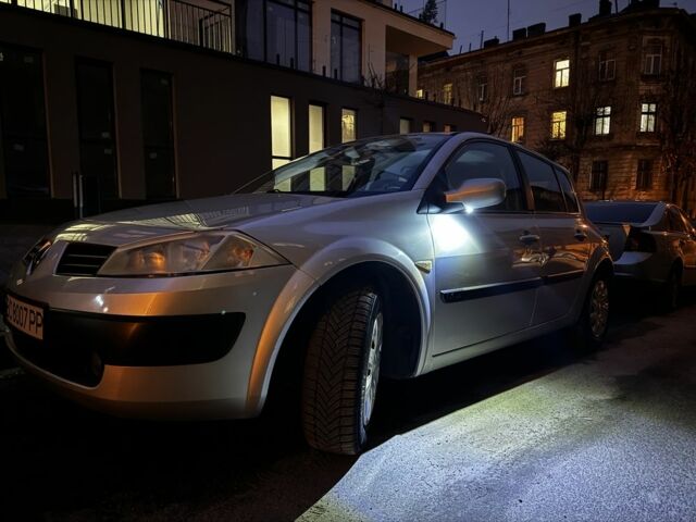 Серый Рено Меган, объемом двигателя 1.6 л и пробегом 280 тыс. км за 3999 $, фото 1 на Automoto.ua