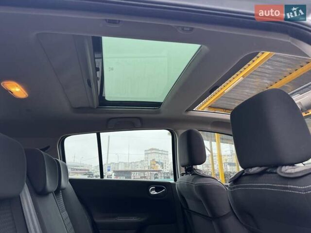 Серый Рено Меган, объемом двигателя 1.6 л и пробегом 237 тыс. км за 3800 $, фото 16 на Automoto.ua