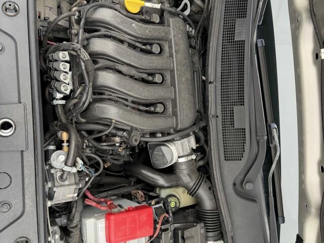 Серый Рено Меган, объемом двигателя 1.6 л и пробегом 280 тыс. км за 3999 $, фото 18 на Automoto.ua