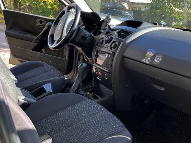 Серый Рено Меган, объемом двигателя 1.6 л и пробегом 245 тыс. км за 3000 $, фото 10 на Automoto.ua