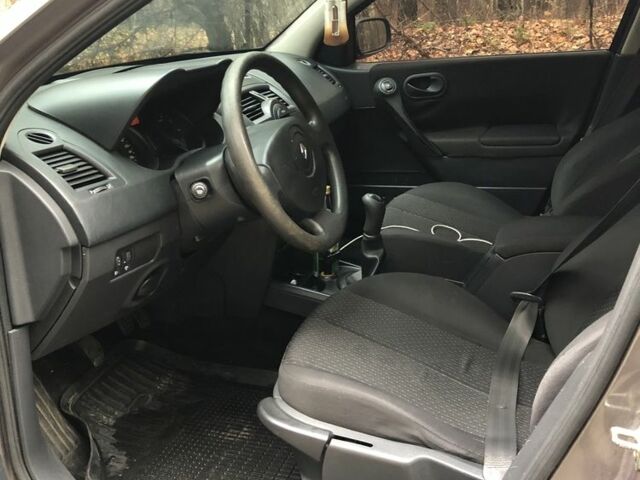 Серый Рено Меган, объемом двигателя 1.5 л и пробегом 340 тыс. км за 2300 $, фото 6 на Automoto.ua