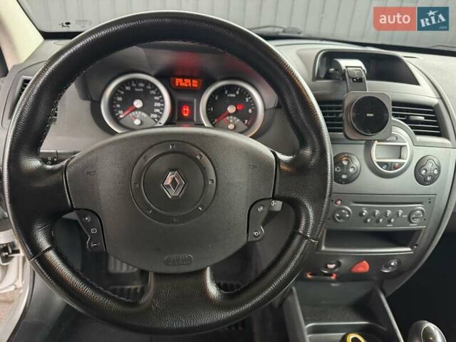 Серый Рено Меган, объемом двигателя 1.6 л и пробегом 237 тыс. км за 3800 $, фото 8 на Automoto.ua