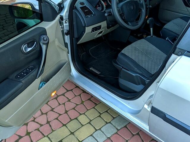 Рено Меган 2005 в Луцке на Automoto.ua Серый Рено Меган, объемом двигателя 1.6 л и пробегом 240 тыс. км за 3500 $, фото 4 на Automoto.ua