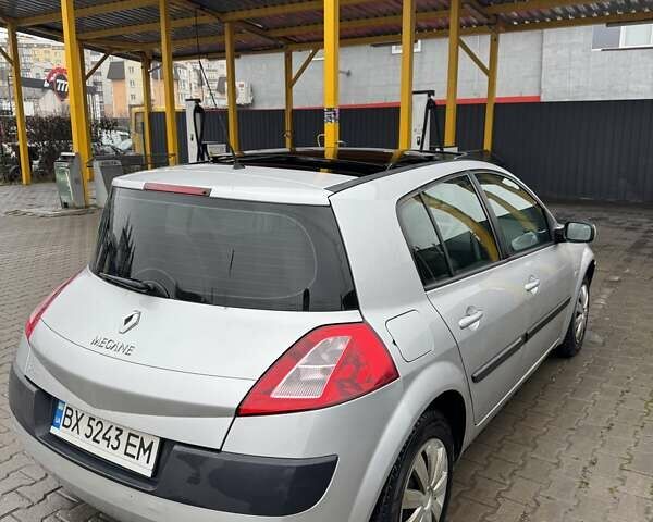 Серый Рено Меган, объемом двигателя 1.6 л и пробегом 237 тыс. км за 3800 $, фото 5 на Automoto.ua