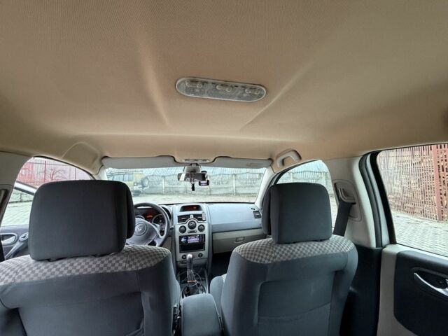 Серый Рено Меган, объемом двигателя 1.6 л и пробегом 280 тыс. км за 3999 $, фото 17 на Automoto.ua