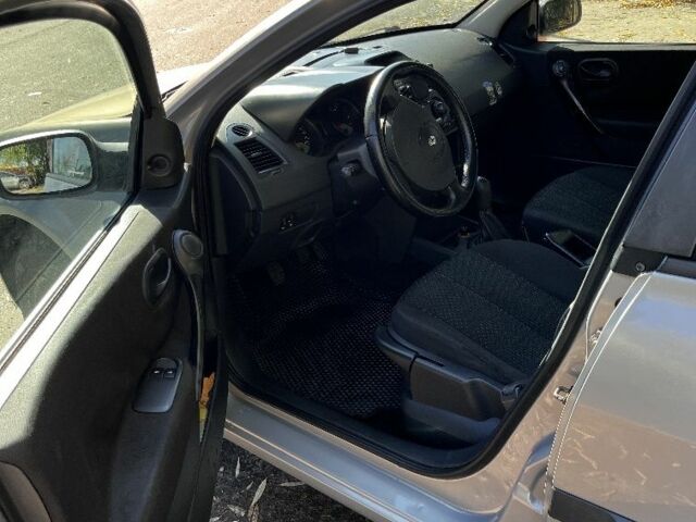 Серый Рено Меган, объемом двигателя 1.6 л и пробегом 245 тыс. км за 3000 $, фото 13 на Automoto.ua