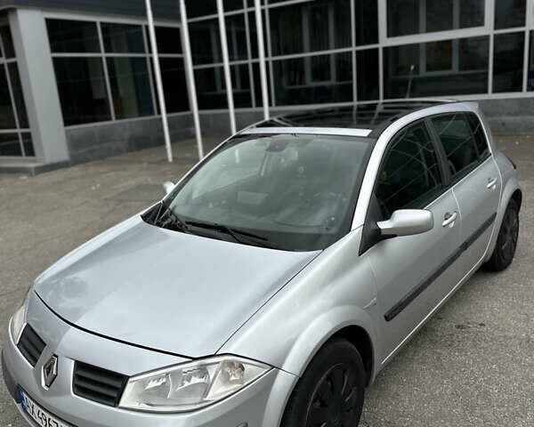 Серый Рено Меган, объемом двигателя 1.9 л и пробегом 310 тыс. км за 4500 $, фото 3 на Automoto.ua