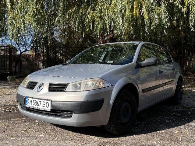 Серый Рено Меган, объемом двигателя 1.6 л и пробегом 245 тыс. км за 3000 $, фото 1 на Automoto.ua