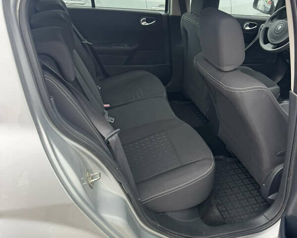 Серый Рено Меган, объемом двигателя 1.6 л и пробегом 242 тыс. км за 4500 $, фото 6 на Automoto.ua