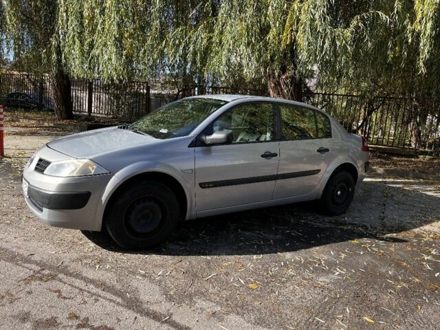 Серый Рено Меган, объемом двигателя 1.6 л и пробегом 245 тыс. км за 3000 $, фото 2 на Automoto.ua