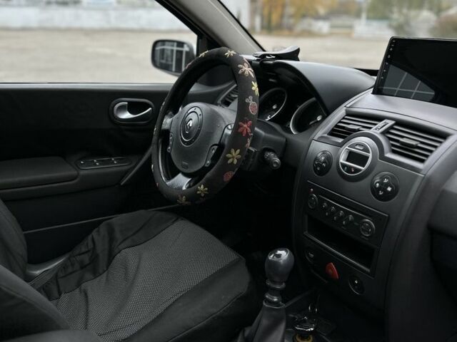 Серый Рено Меган, объемом двигателя 1.9 л и пробегом 310 тыс. км за 4500 $, фото 6 на Automoto.ua