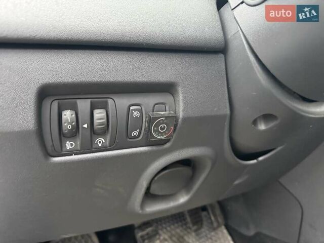 Серый Рено Меган, объемом двигателя 1.6 л и пробегом 237 тыс. км за 3800 $, фото 11 на Automoto.ua