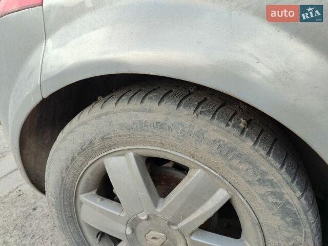 Серый Рено Меган, объемом двигателя 1.9 л и пробегом 317 тыс. км за 2000 $, фото 15 на Automoto.ua