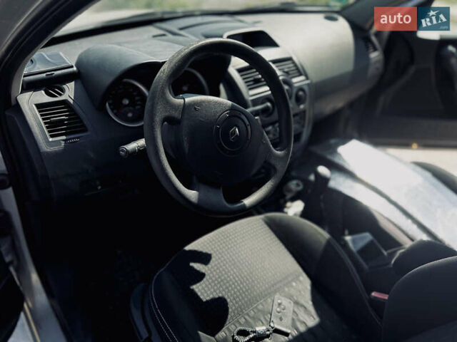 Серый Рено Меган, объемом двигателя 1.39 л и пробегом 190 тыс. км за 4000 $, фото 6 на Automoto.ua