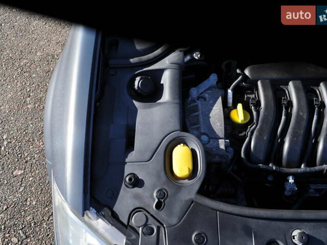 Рено Меган 2006 в Киеве на Automoto.ua Серый Рено Меган, объемом двигателя 1.6 л и пробегом 185 тыс. км за 6300 $, фото 58 на Automoto.ua