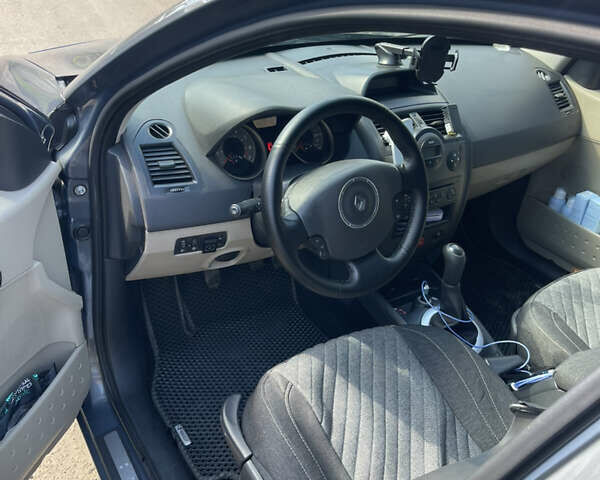 Сірий Рено Меган, об'ємом двигуна 1.6 л та пробігом 200 тис. км за 4300 $, фото 5 на Automoto.ua
