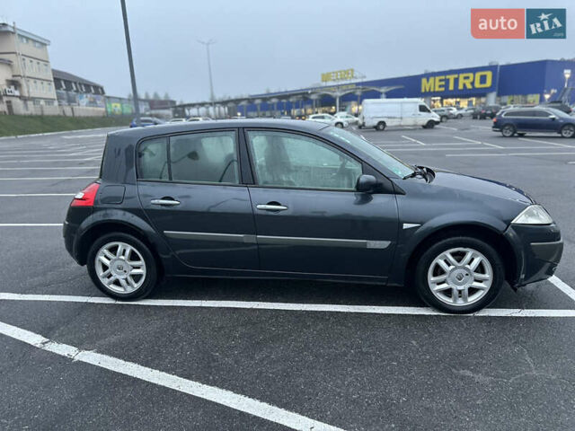 Серый Рено Меган, объемом двигателя 1.46 л и пробегом 327 тыс. км за 3700 $, фото 2 на Automoto.ua