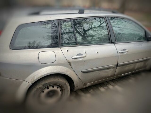 Сірий Рено Меган, об'ємом двигуна 1.9 л та пробігом 300 тис. км за 953 $, фото 3 на Automoto.ua