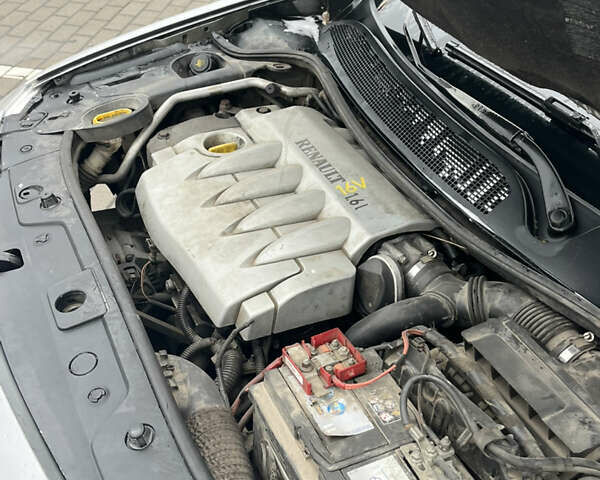 Рено Меган 2006 в Дубно на Automoto.ua Серый Рено Меган, объемом двигателя 1.6 л и пробегом 266 тыс. км за 3700 $, фото 24 на Automoto.ua