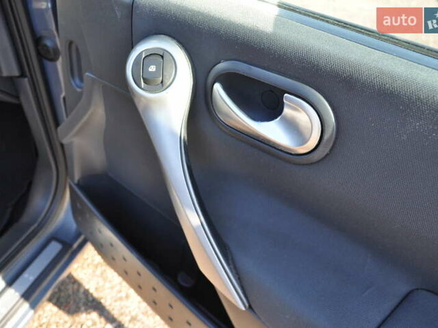 Рено Меган 2006 в Киеве на Automoto.ua Серый Рено Меган, объемом двигателя 1.6 л и пробегом 185 тыс. км за 6300 $, фото 34 на Automoto.ua