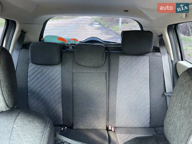 Сірий Рено Меган, об'ємом двигуна 1.6 л та пробігом 200 тис. км за 4300 $, фото 12 на Automoto.ua