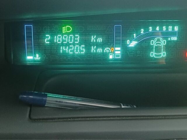 Серый Рено Меган, объемом двигателя 1.6 л и пробегом 219 тыс. км за 6300 $, фото 6 на Automoto.ua