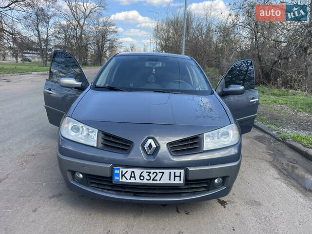 Сірий Рено Меган, об'ємом двигуна 1.6 л та пробігом 200 тис. км за 4300 $, фото 3 на Automoto.ua