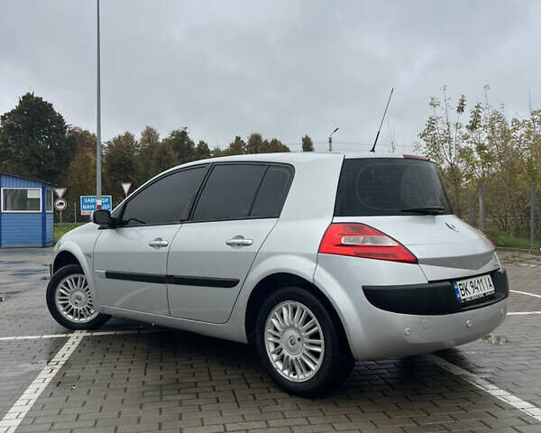 Рено Меган 2006 в Дубно на Automoto.ua Серый Рено Меган, объемом двигателя 1.6 л и пробегом 266 тыс. км за 3700 $, фото 6 на Automoto.ua