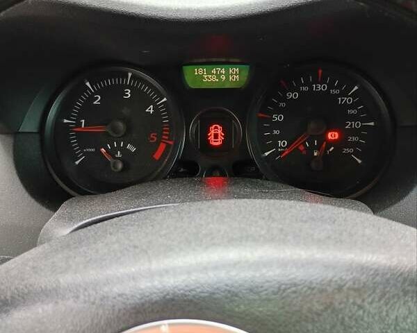 Рено Меган 2006 в Снятине на Automoto.ua Серый Рено Меган, объемом двигателя 1.46 л и пробегом 181 тыс. км за 4900 $, фото 17 на Automoto.ua