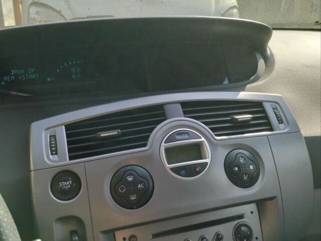 Серый Рено Меган, объемом двигателя 1.6 л и пробегом 219 тыс. км за 6300 $, фото 5 на Automoto.ua