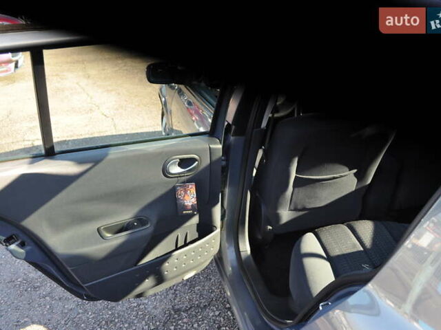 Рено Меган 2006 в Киеве на Automoto.ua Серый Рено Меган, объемом двигателя 1.6 л и пробегом 185 тыс. км за 6300 $, фото 47 на Automoto.ua