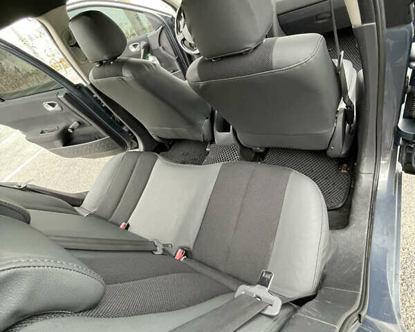 Сірий Рено Меган, об'ємом двигуна 1.39 л та пробігом 352 тис. км за 3999 $, фото 23 на Automoto.ua