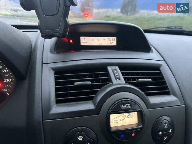 Серый Рено Меган, объемом двигателя 1.46 л и пробегом 327 тыс. км за 3700 $, фото 10 на Automoto.ua