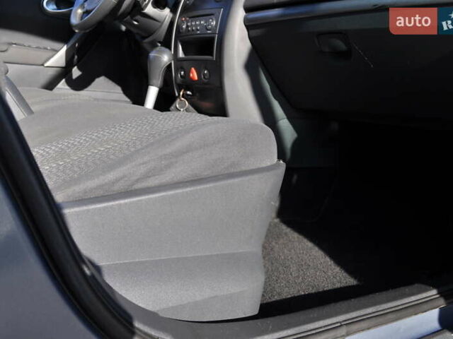 Рено Меган 2006 в Киеве на Automoto.ua Серый Рено Меган, объемом двигателя 1.6 л и пробегом 185 тыс. км за 6300 $, фото 30 на Automoto.ua