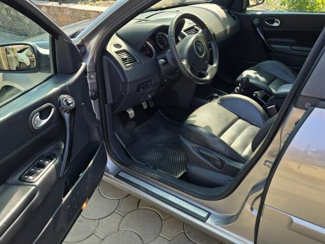 Сірий Рено Меган, об'ємом двигуна 2 л та пробігом 310 тис. км за 5031 $, фото 9 на Automoto.ua