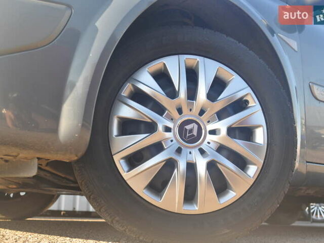 Рено Меган 2006 в Киеве на Automoto.ua Серый Рено Меган, объемом двигателя 1.6 л и пробегом 185 тыс. км за 6300 $, фото 9 на Automoto.ua