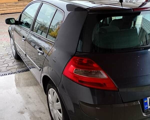 Рено Меган 2006 в Снятине на Automoto.ua Серый Рено Меган, объемом двигателя 1.46 л и пробегом 181 тыс. км за 4900 $, фото 6 на Automoto.ua