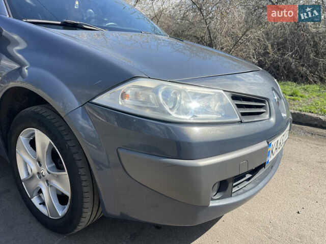 Сірий Рено Меган, об'ємом двигуна 1.6 л та пробігом 200 тис. км за 4300 $, фото 7 на Automoto.ua